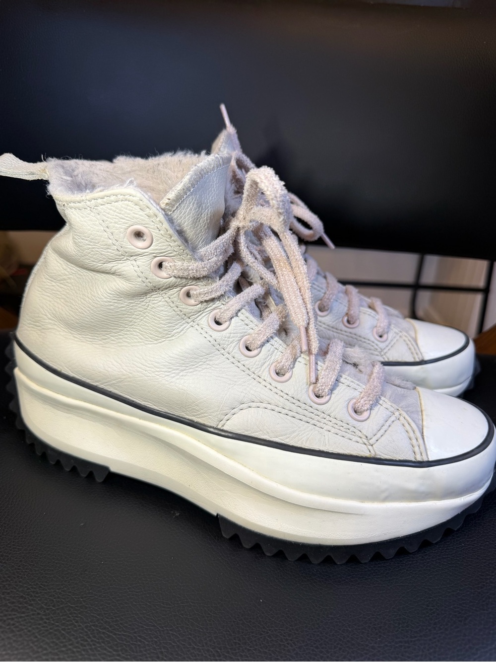 CONVERSE Shoes RUN STAR WMNS Sz 9, Mns 7.5 White Faux Fur Leather Ripple 169550C